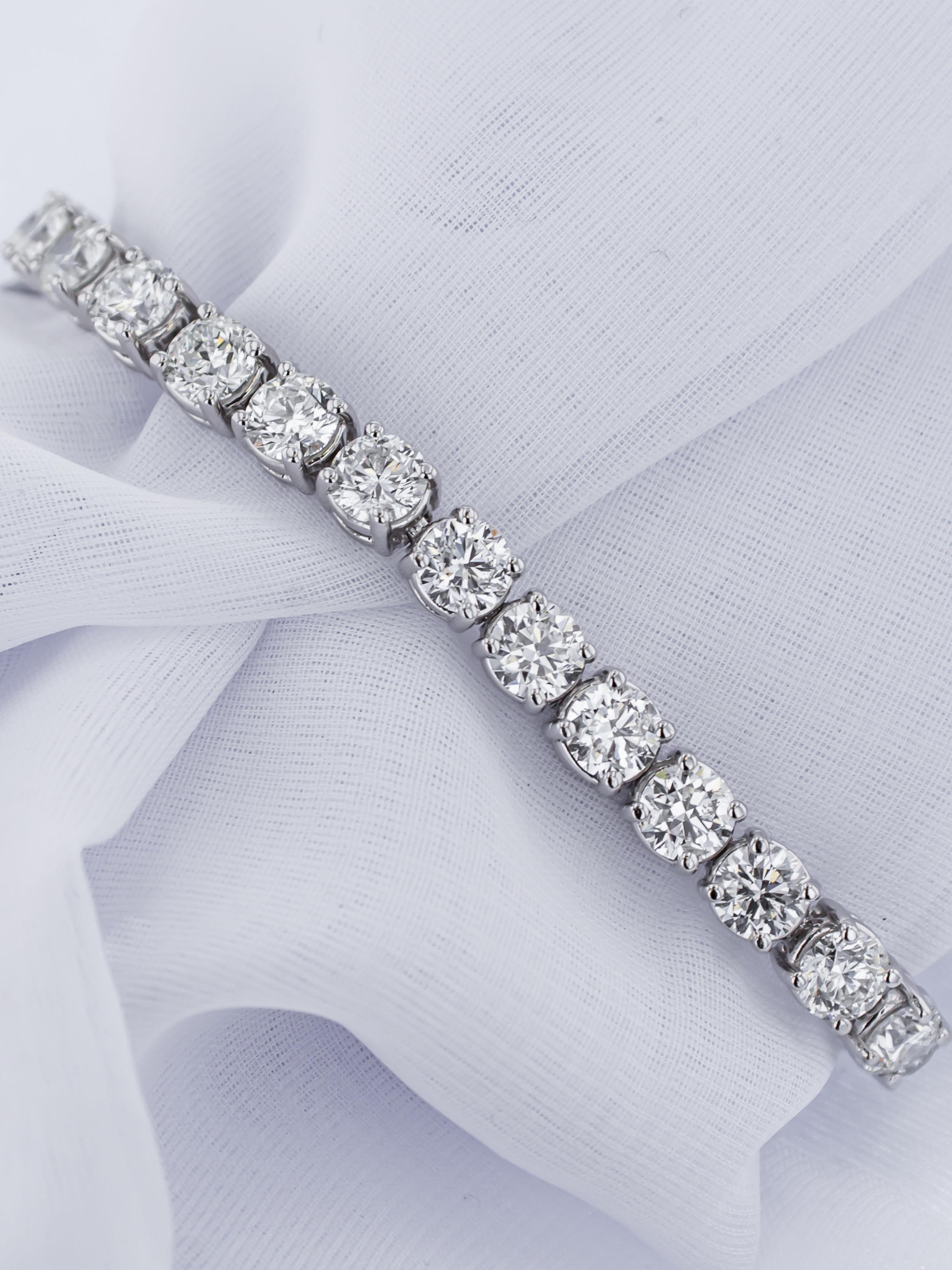 10K (WG/YG) Lab Grown Diamond Bracelet (7 inch)  - DEF Color, VVS-VS Clarity